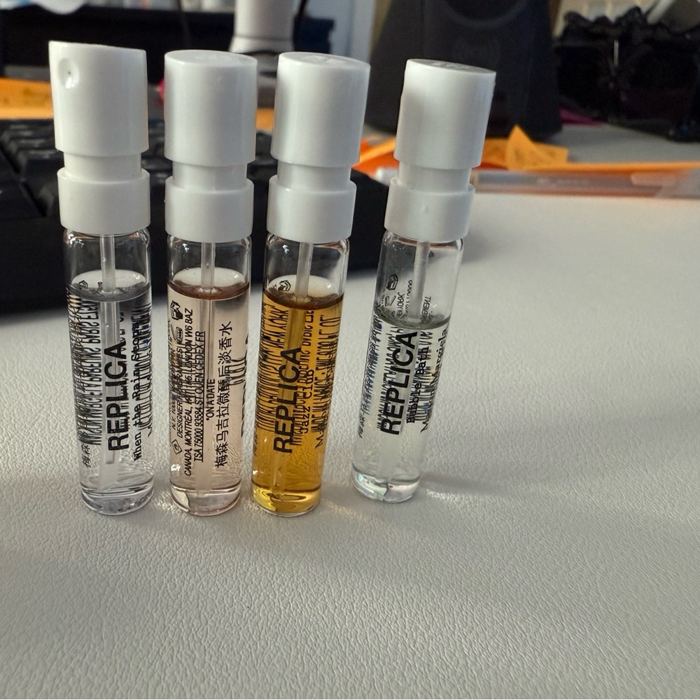 Assorted Perfume Sample Vials - Picture 3 of 16